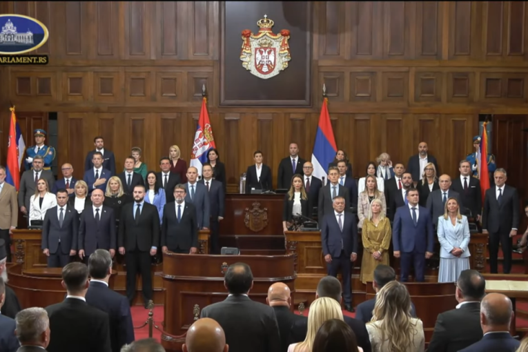 Formirana nova Vlada Srbije: Ovo su reči zakletve koju su položili ministri
